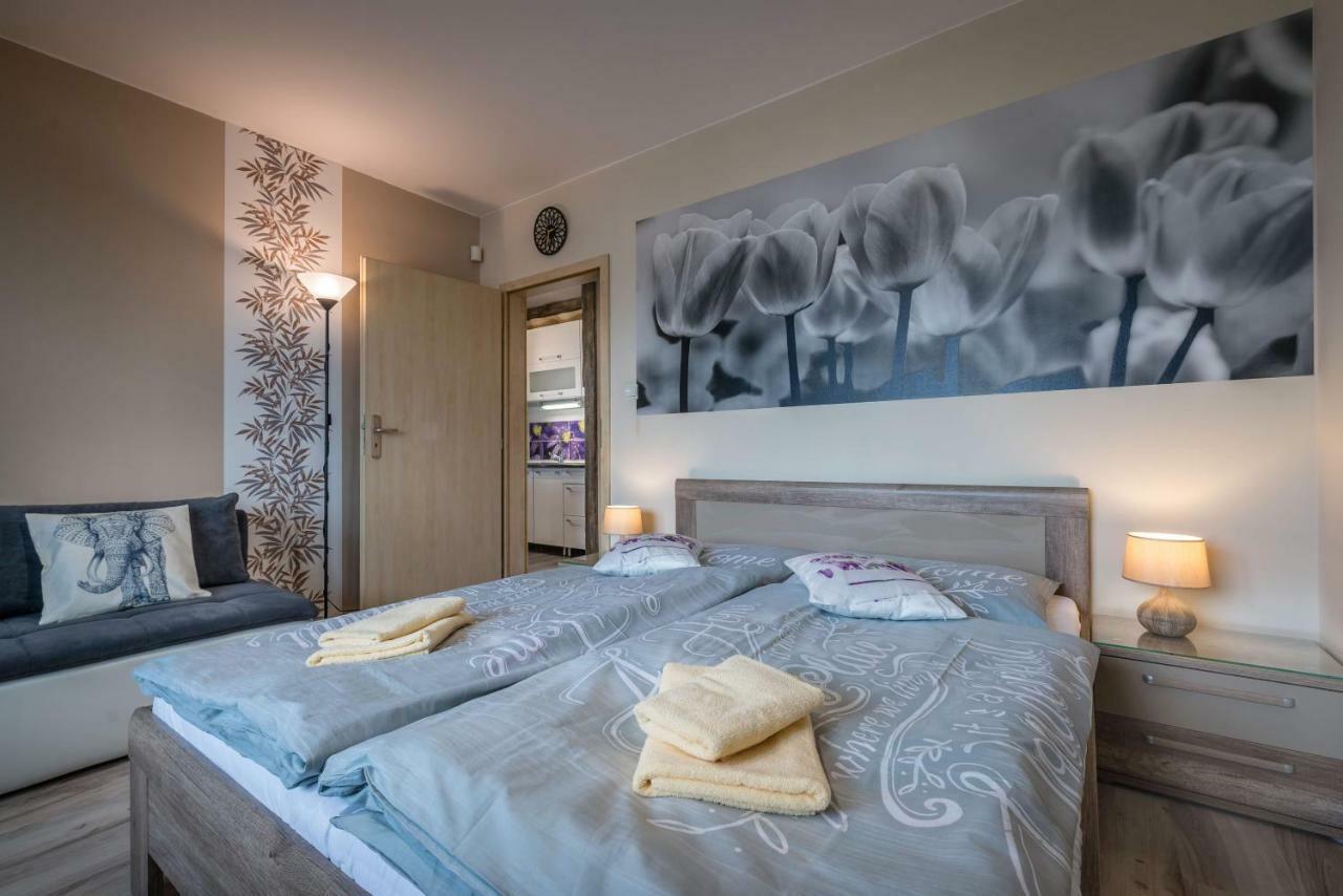 Apartment Provensal Lipótszentmiklós Kültér fotó