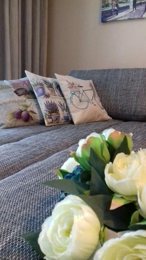 Apartment Provensal Lipótszentmiklós Kültér fotó